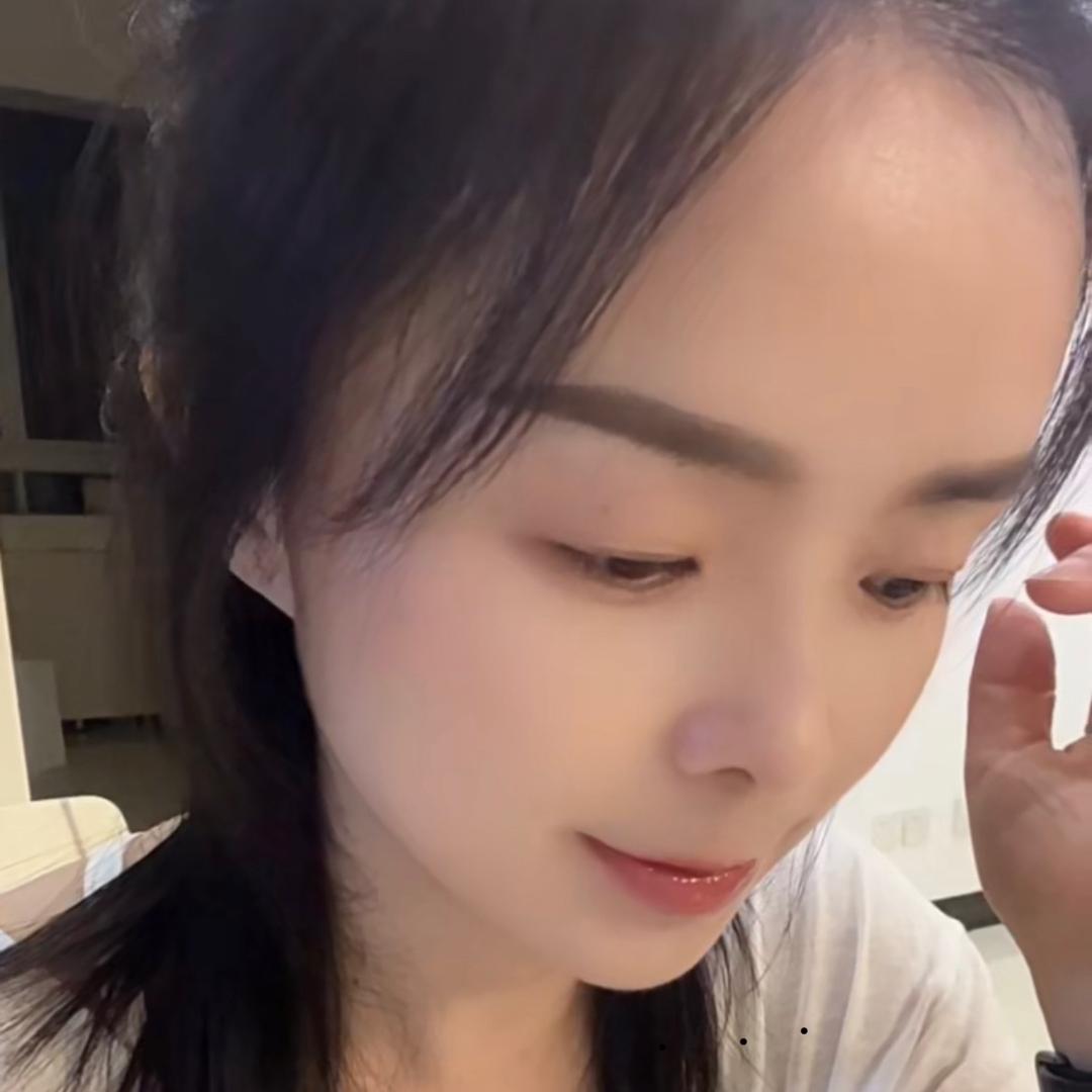 英子