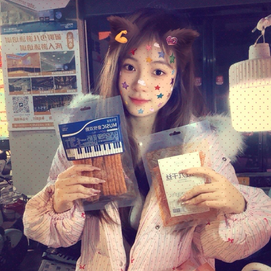 小壹辣条（摆摊中）