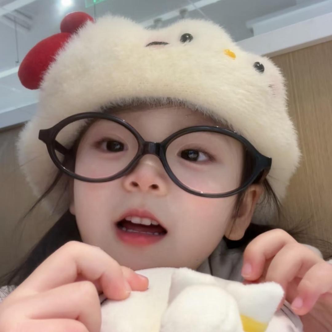 屁桃潞头像