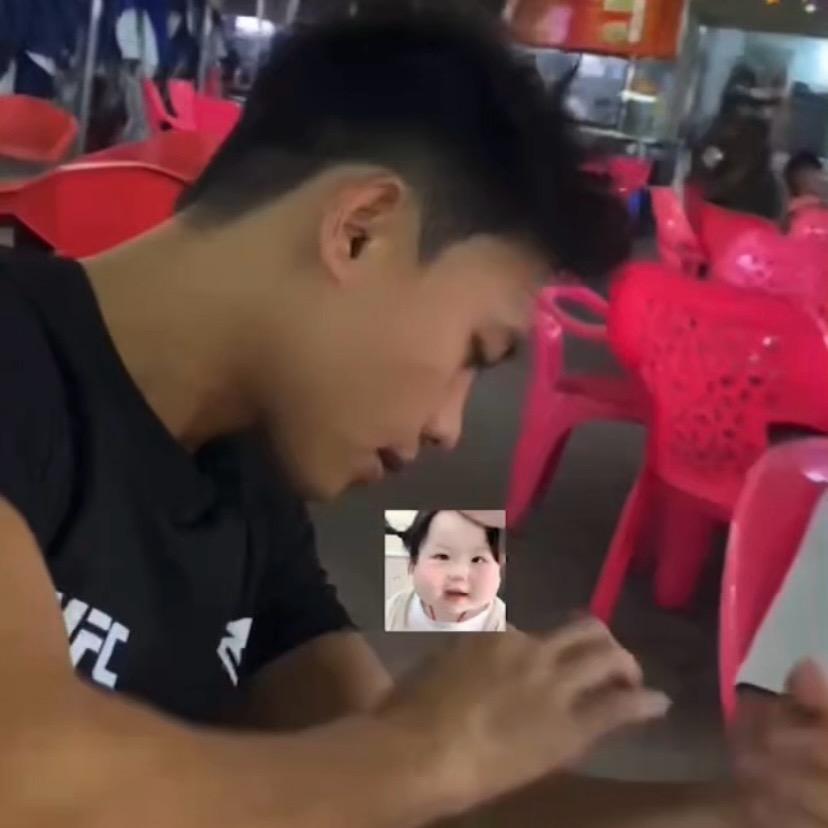 ufo  查尔丝