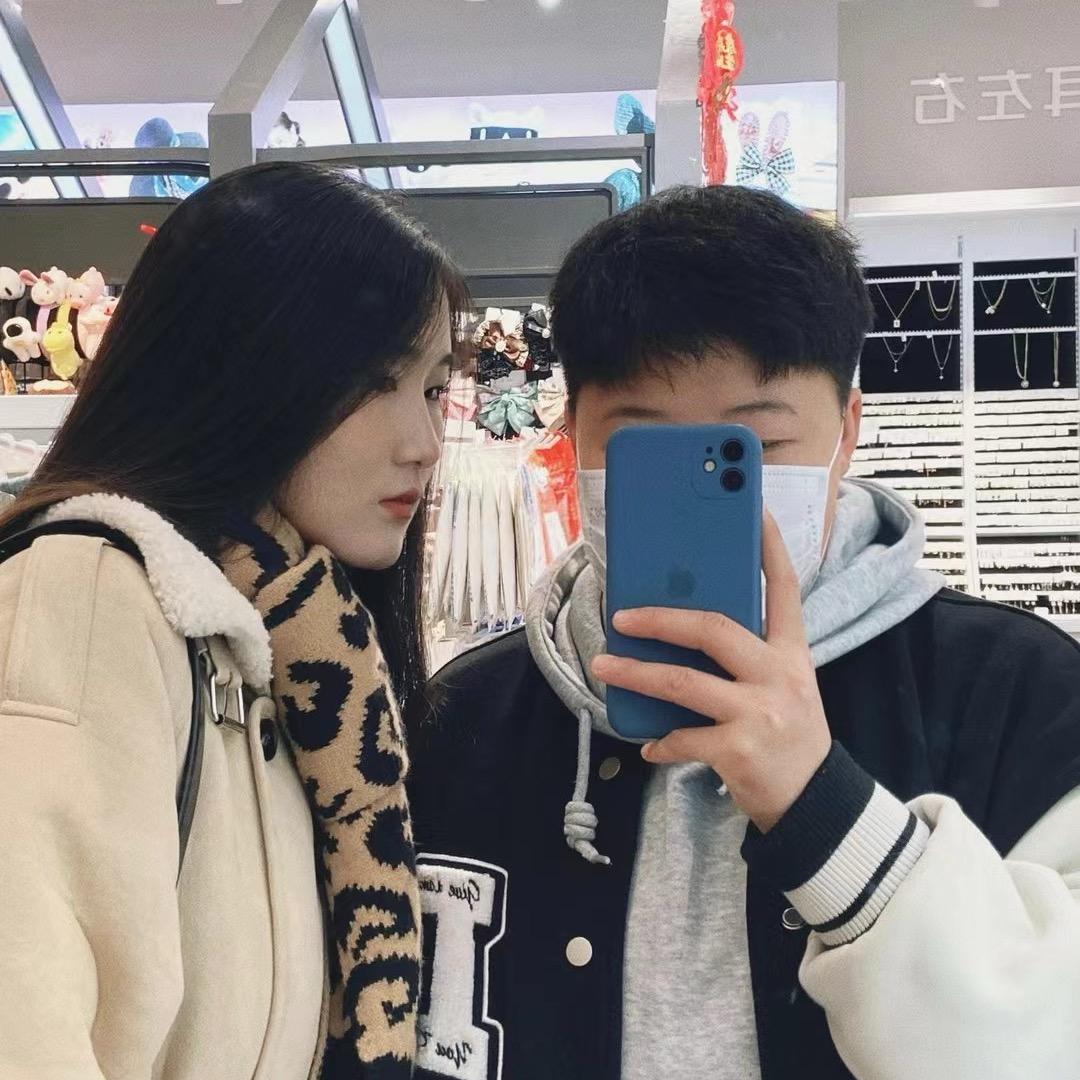 小谢和小芳的摆摊日记