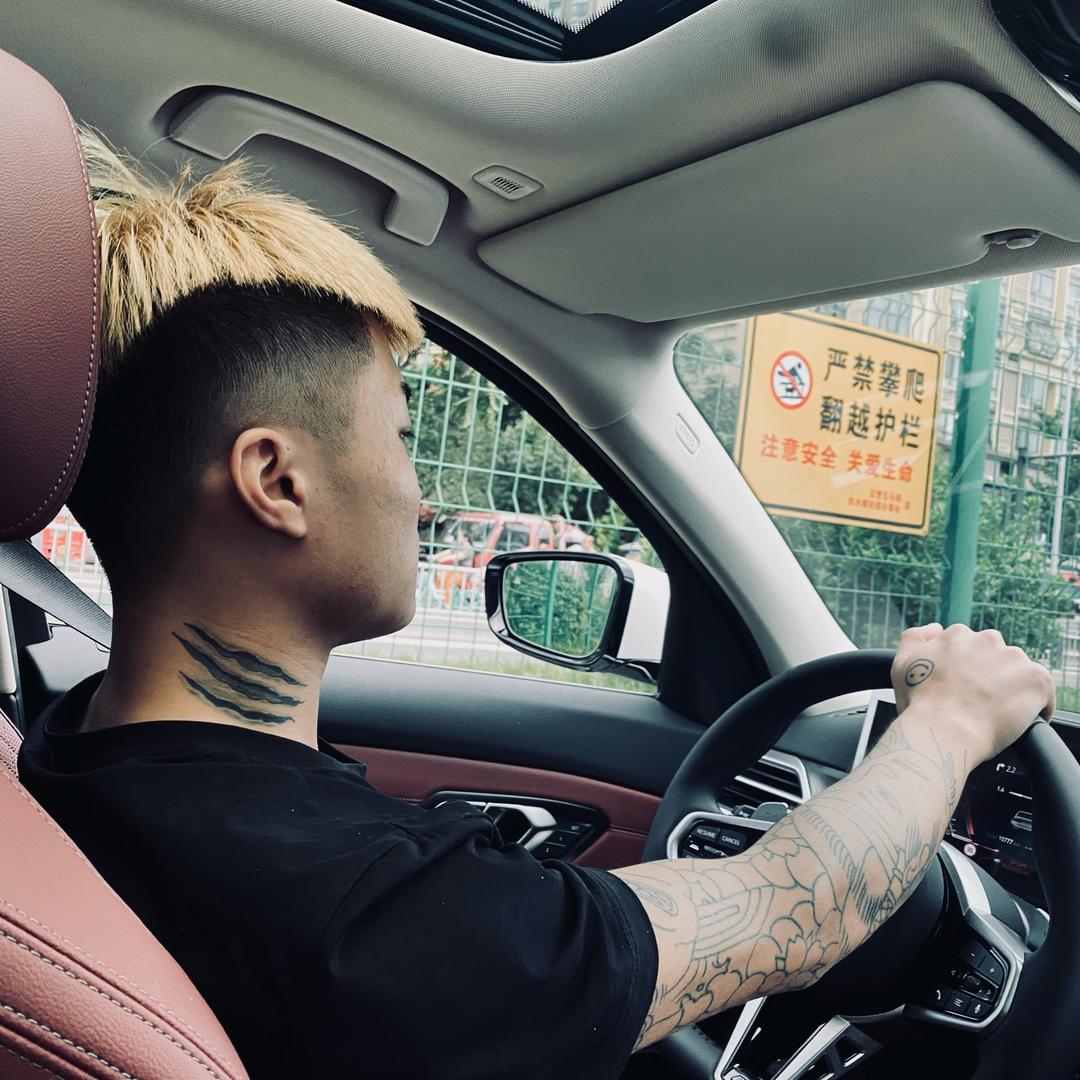 比猛禽还猛的男人.