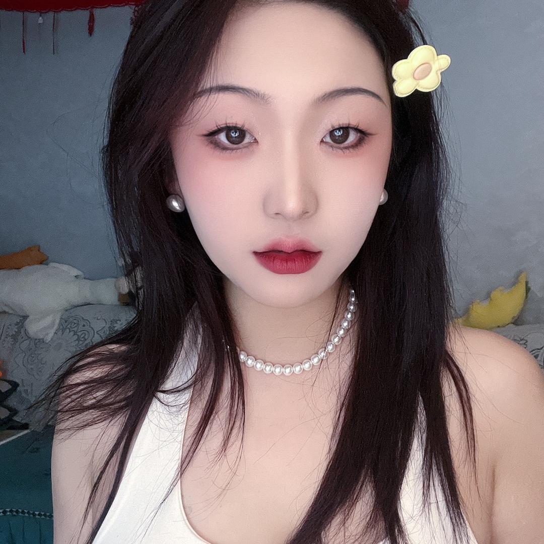 崔崔爱臭美