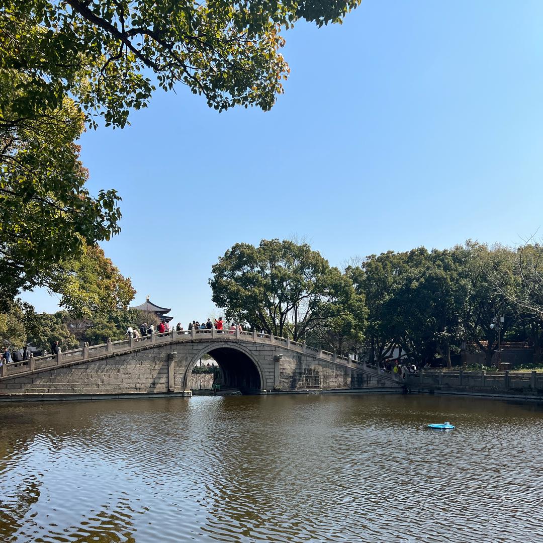 东兴煜