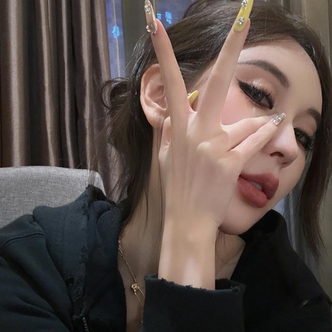 . ʟ̆̈ᴜ̆̈ᴄ̆̈ᴋ̆̈ʏ̆̈🧡