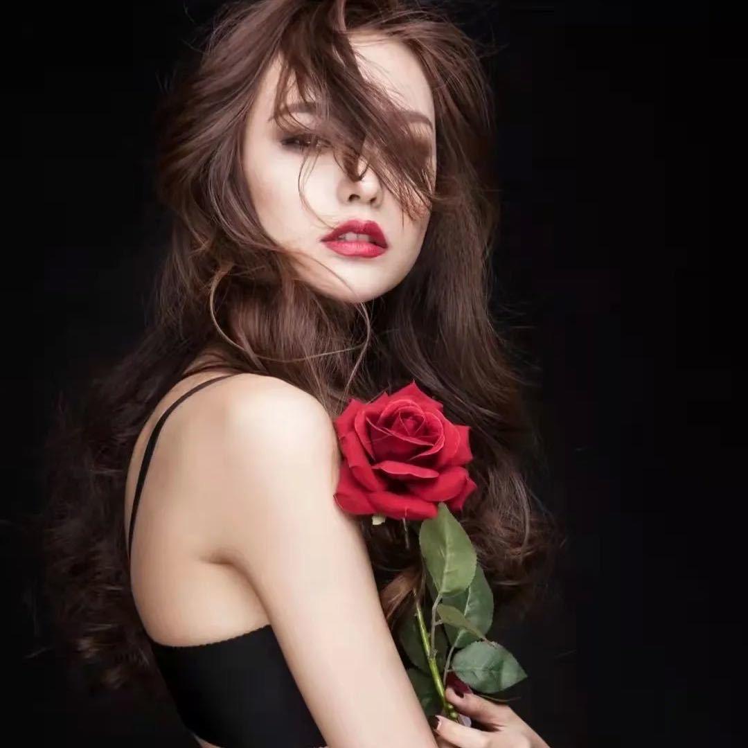 ༺༂自由人💋༂༻