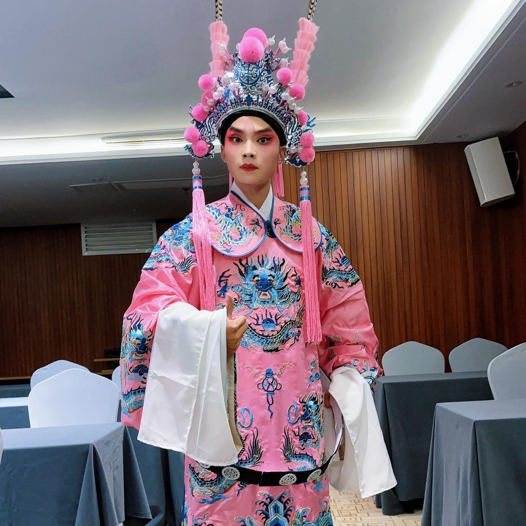 南街艺校小亮老师