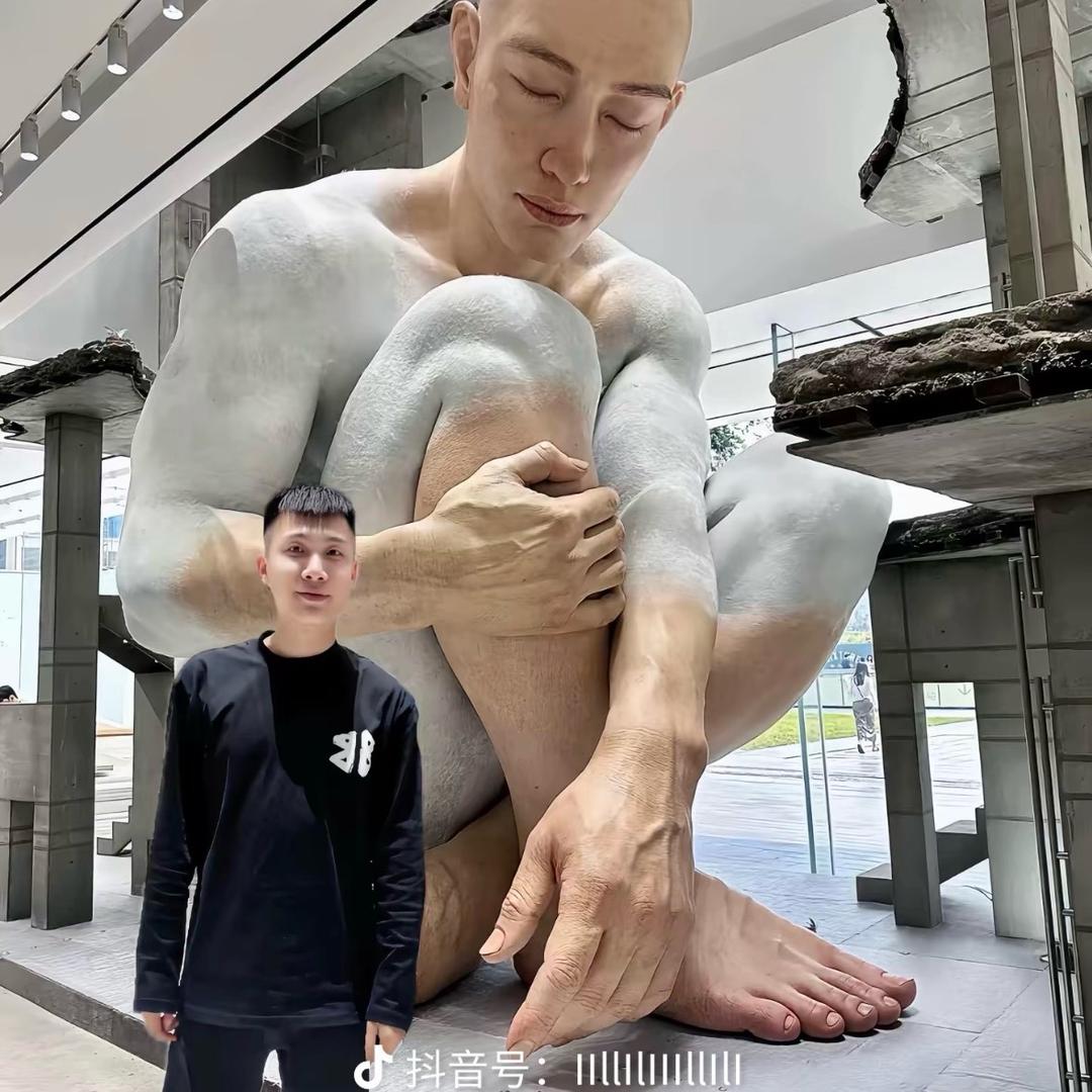 李