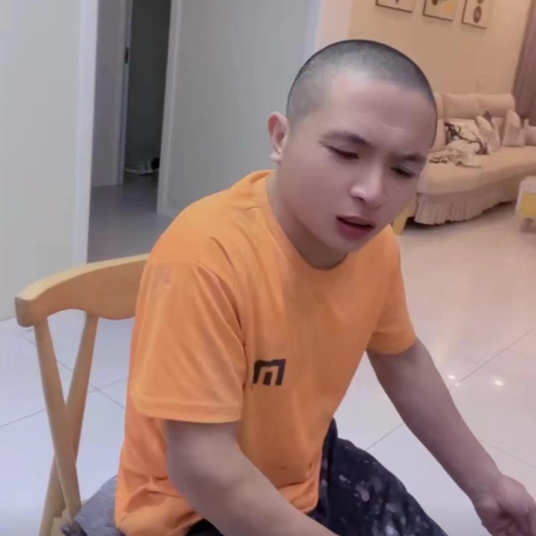 贝贝来了🪖