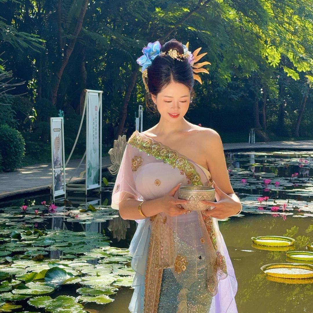 番茄小姐姐.