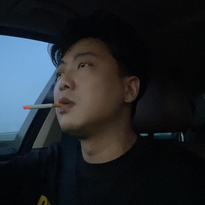 JIESHU（峻奥台球工程部经理）