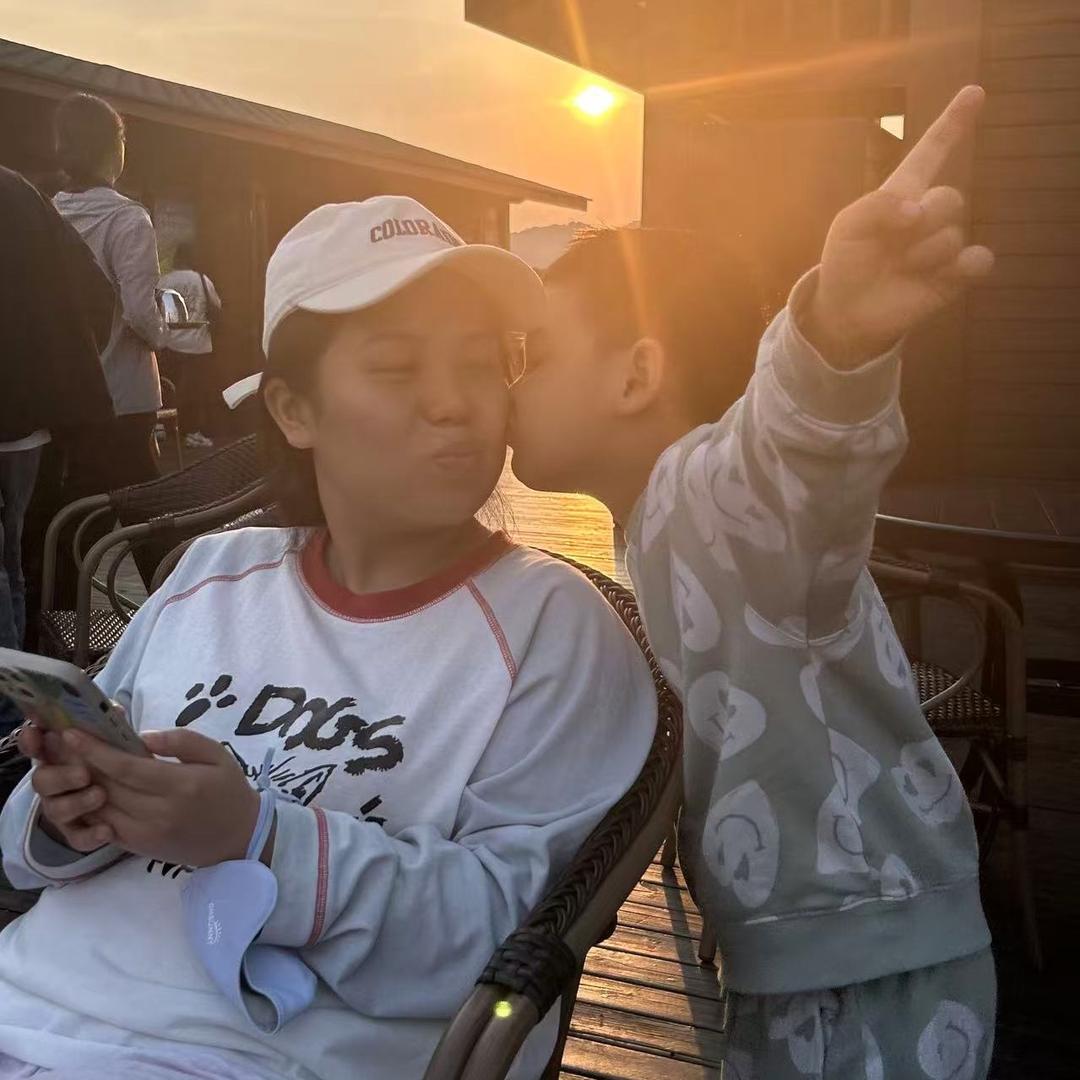 许多多