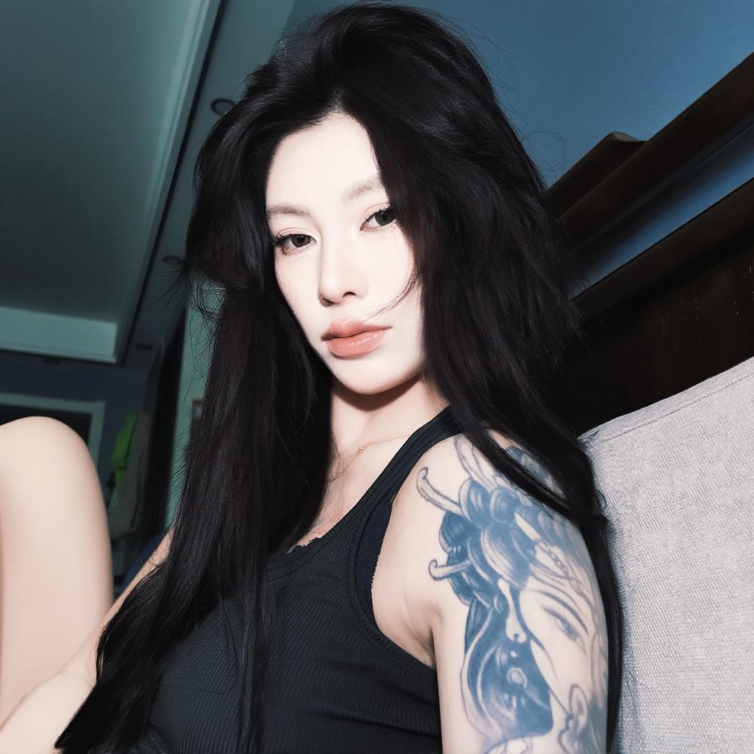 上官魅儿🍑