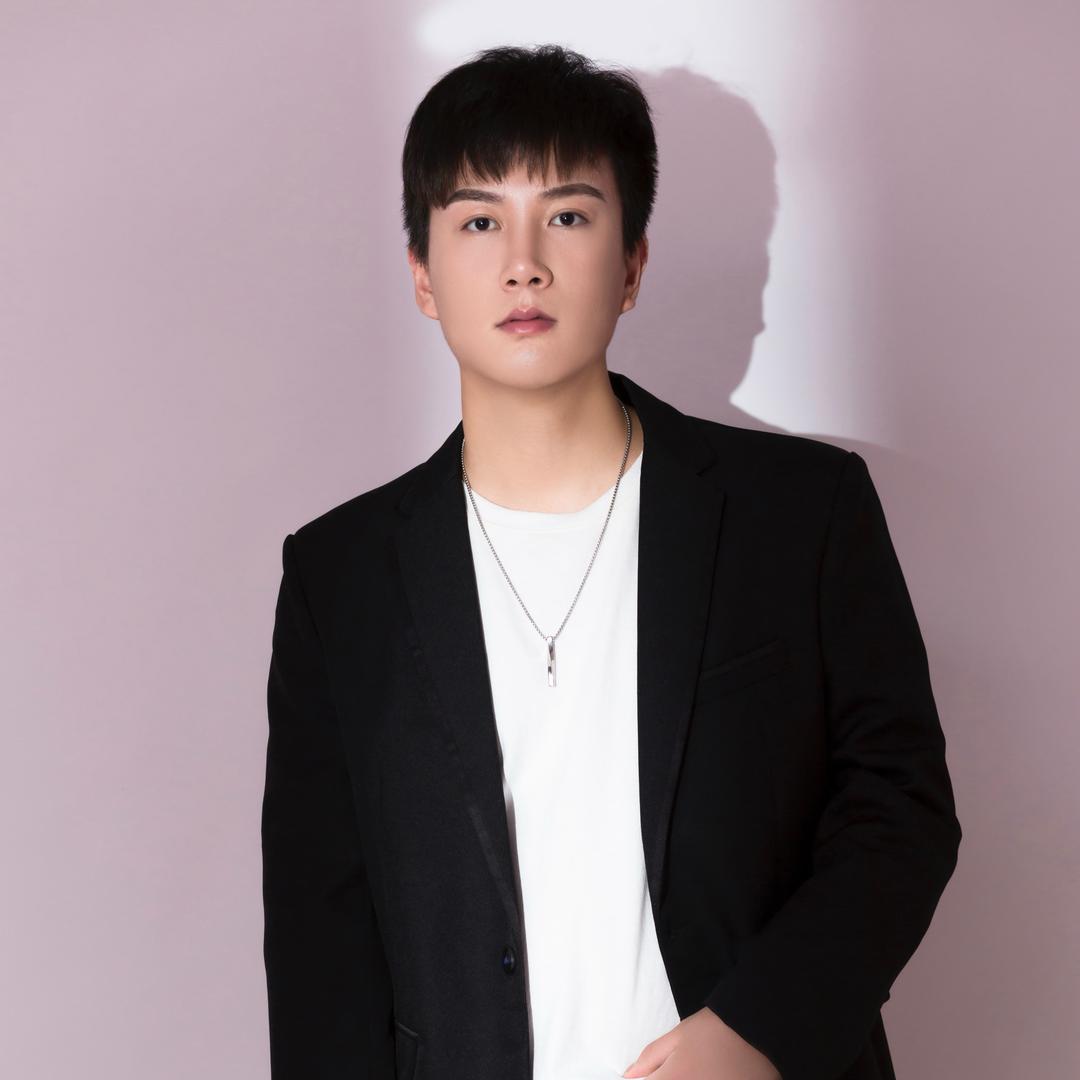 郑州星辰大威发型设计