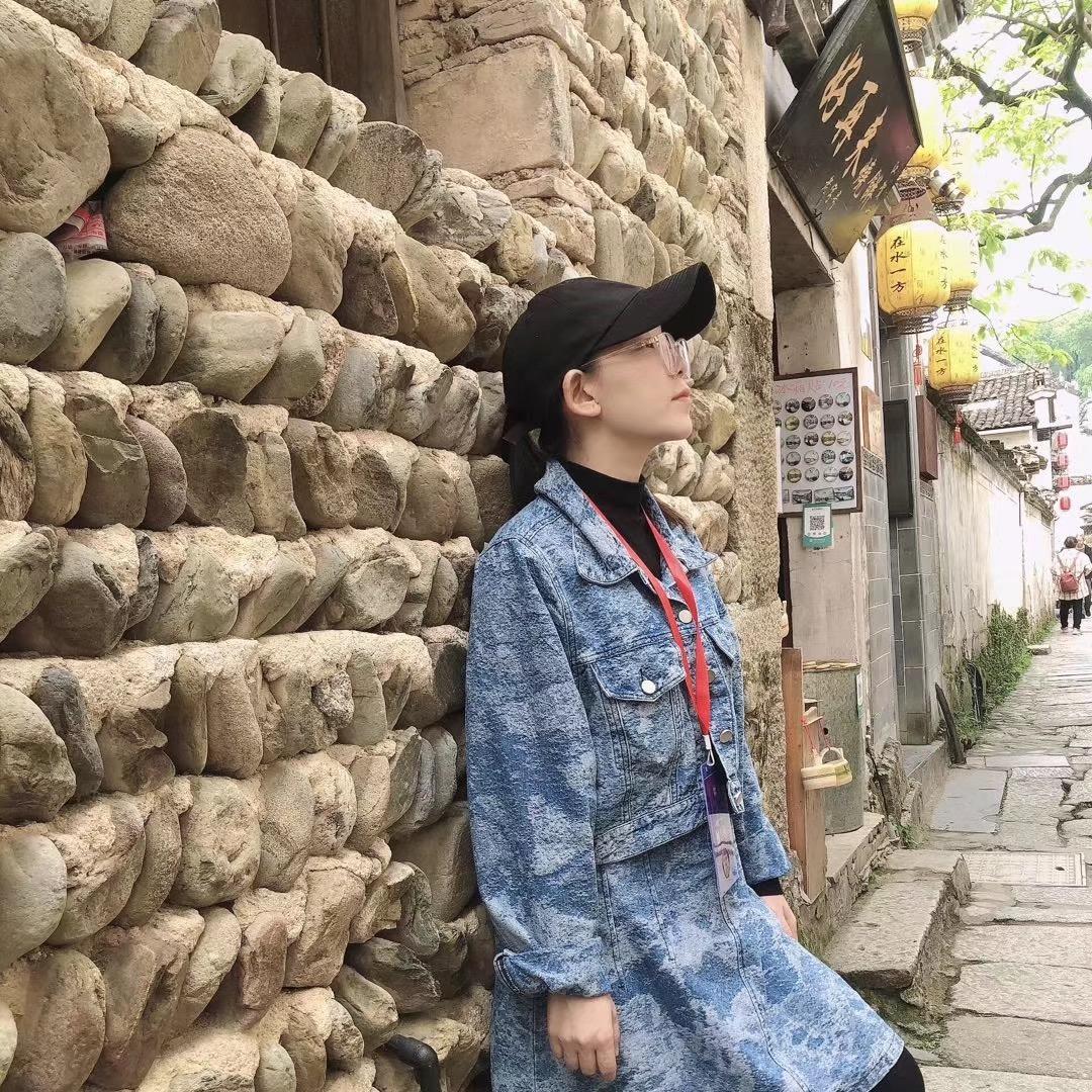 根本美女