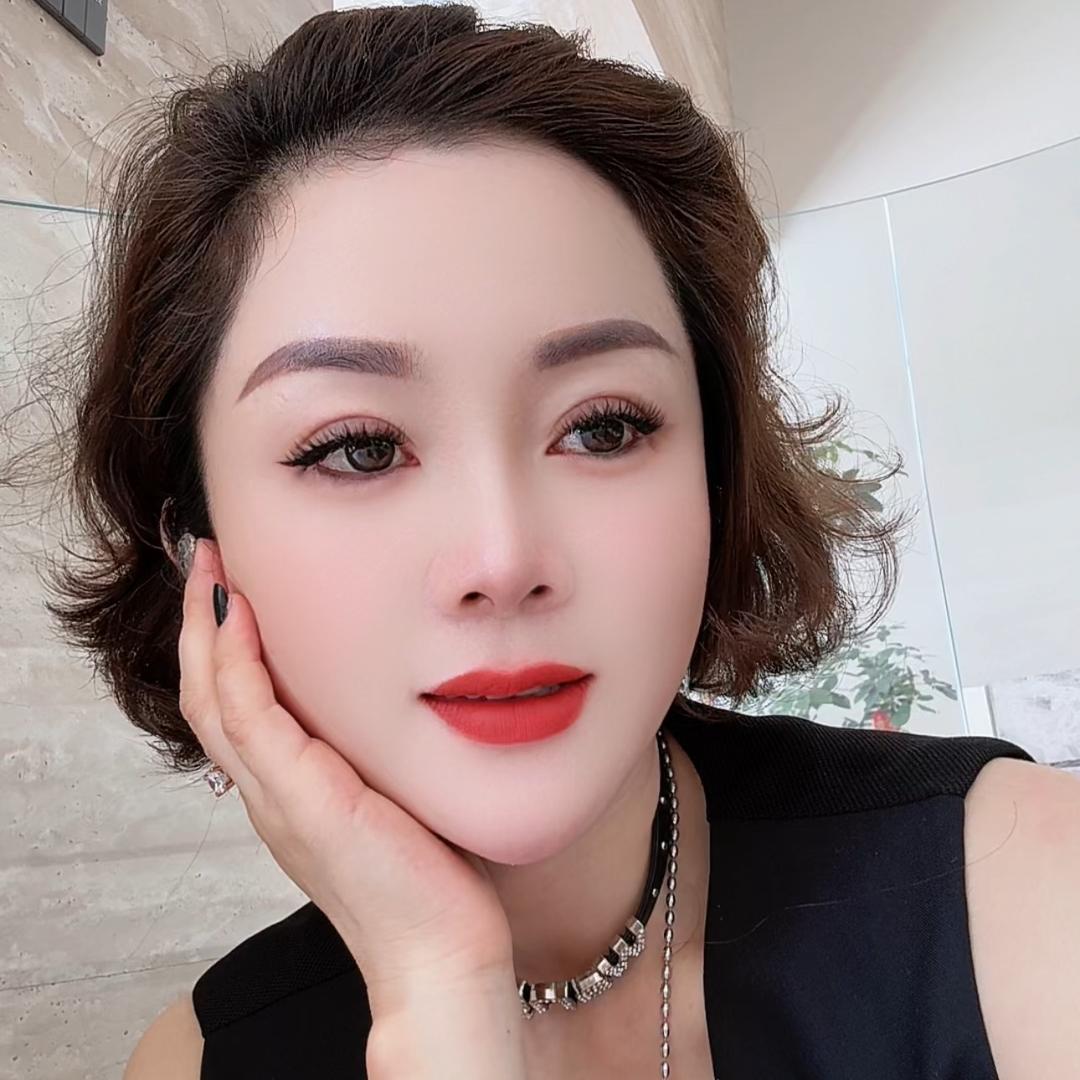 滨海名都服装店