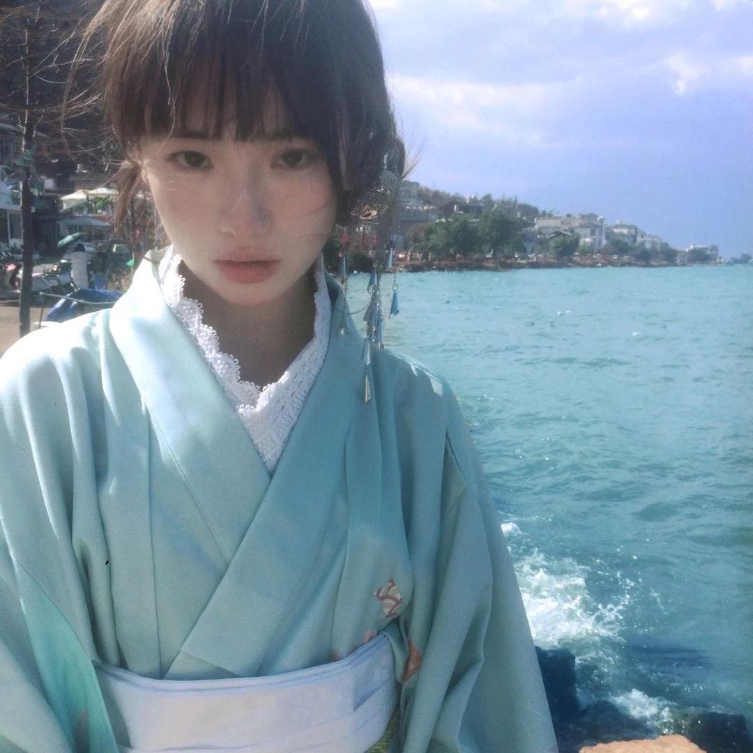 灰蒙蒙