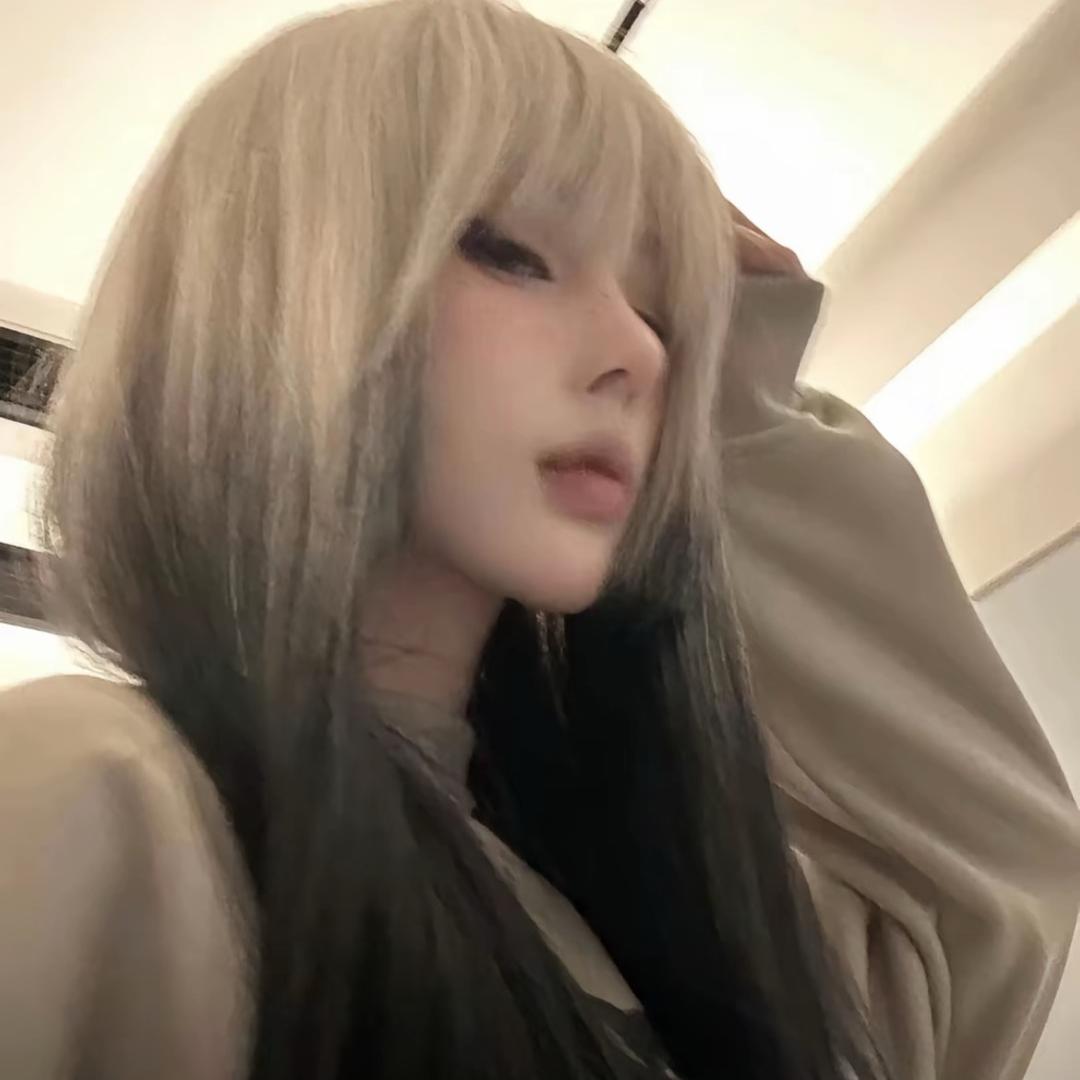 小 鑫.