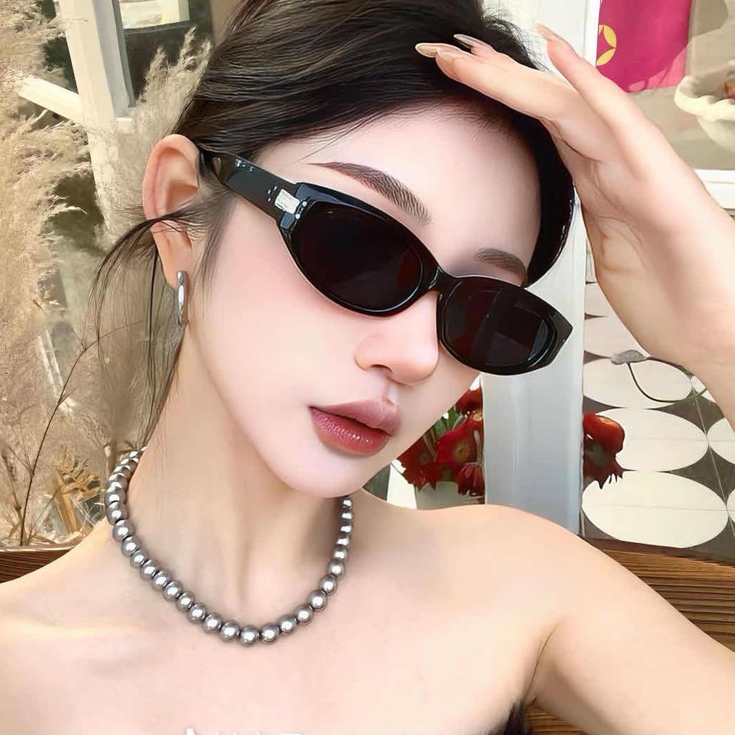 小8