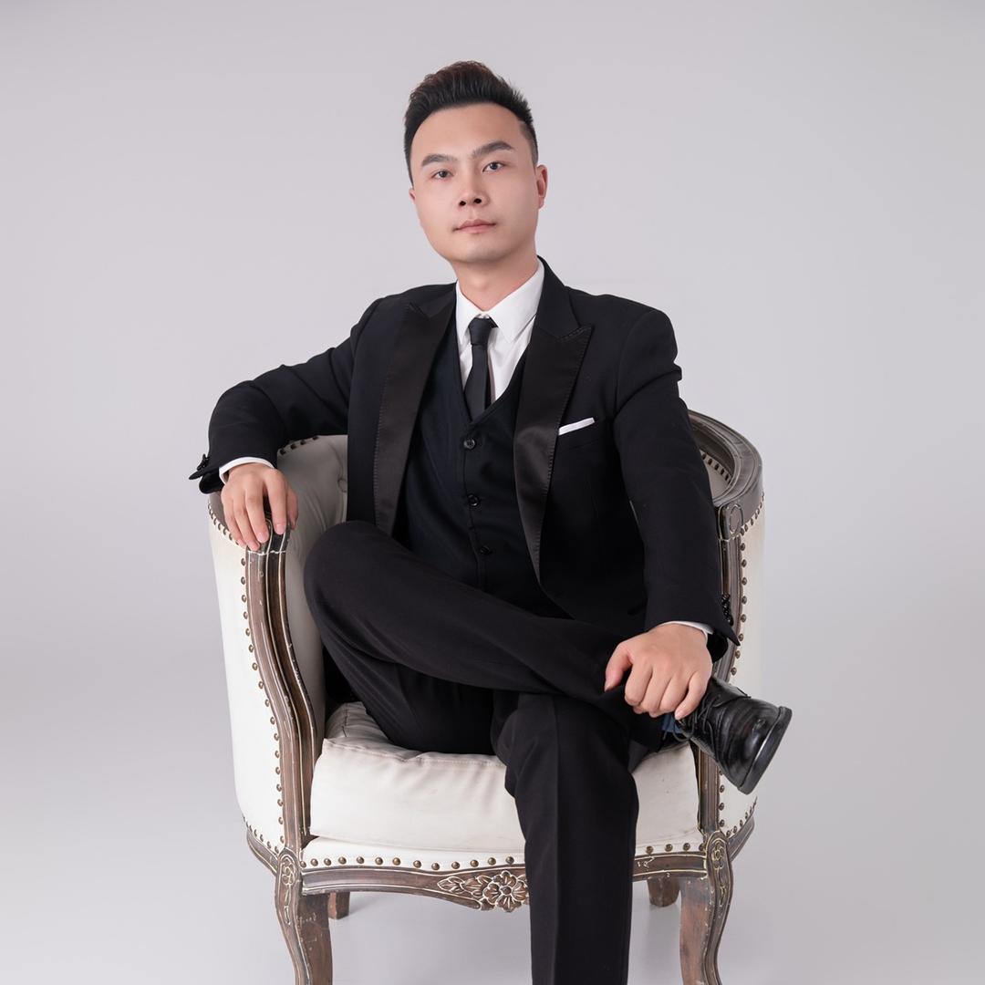 爱机车的建筑熊