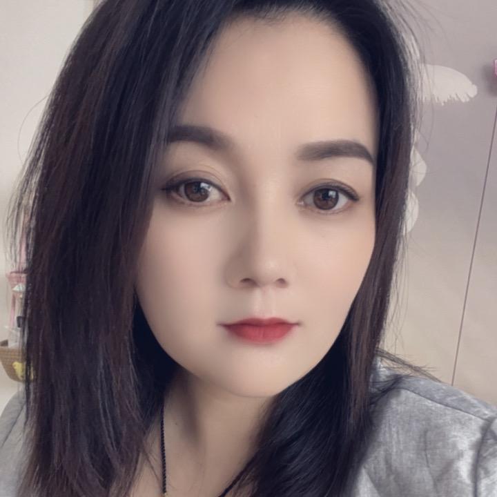 莉莉@