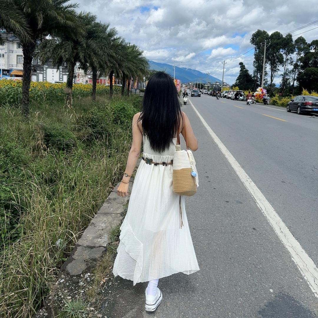 凄美地.