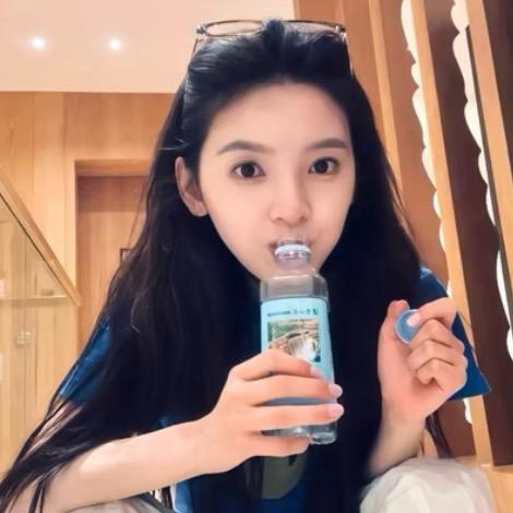 吃点螺蛳粉🍜.