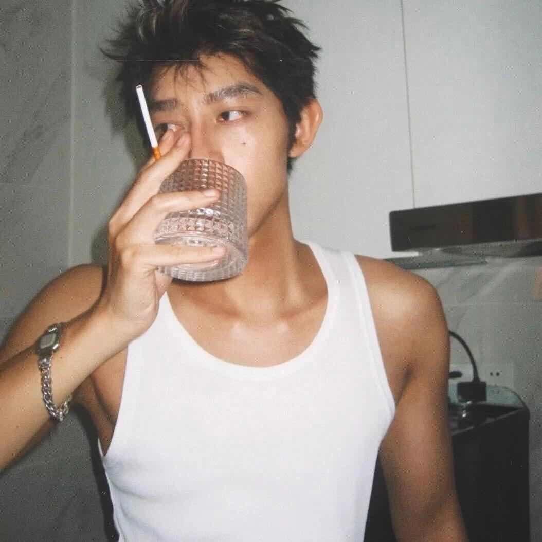 凯.
