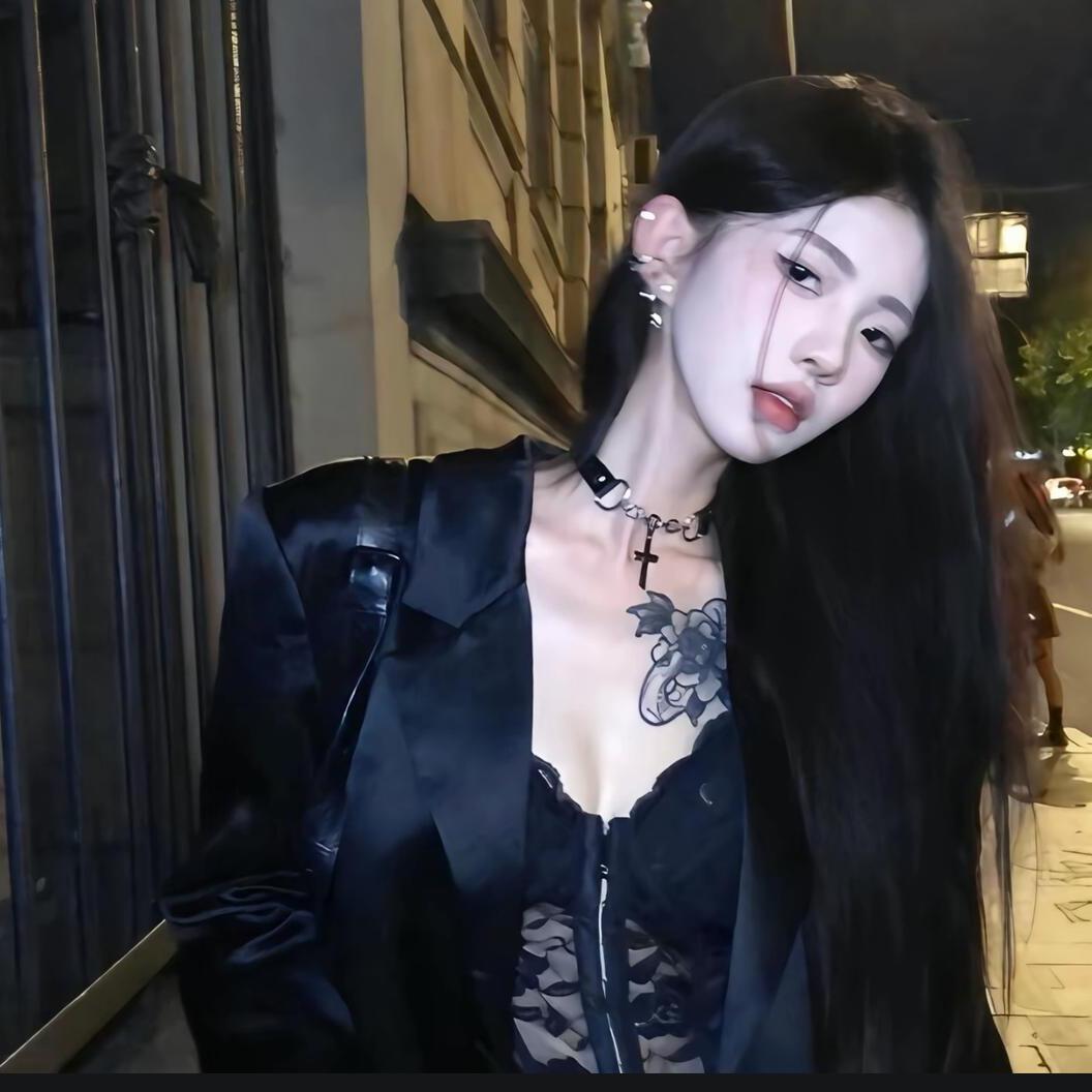 阳光明媚中老年美少女