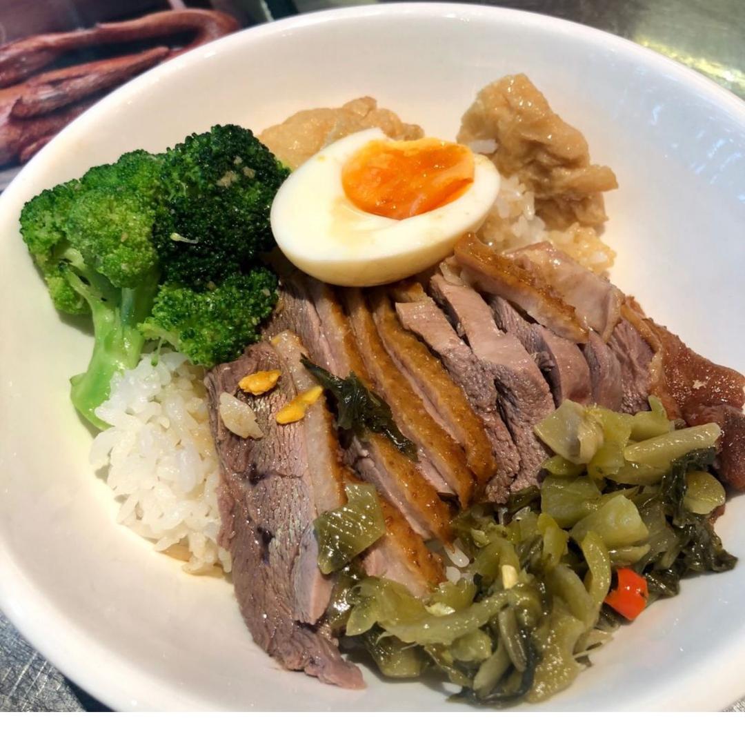 晚上吃鸡腿