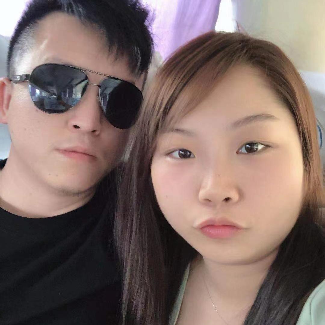 👫