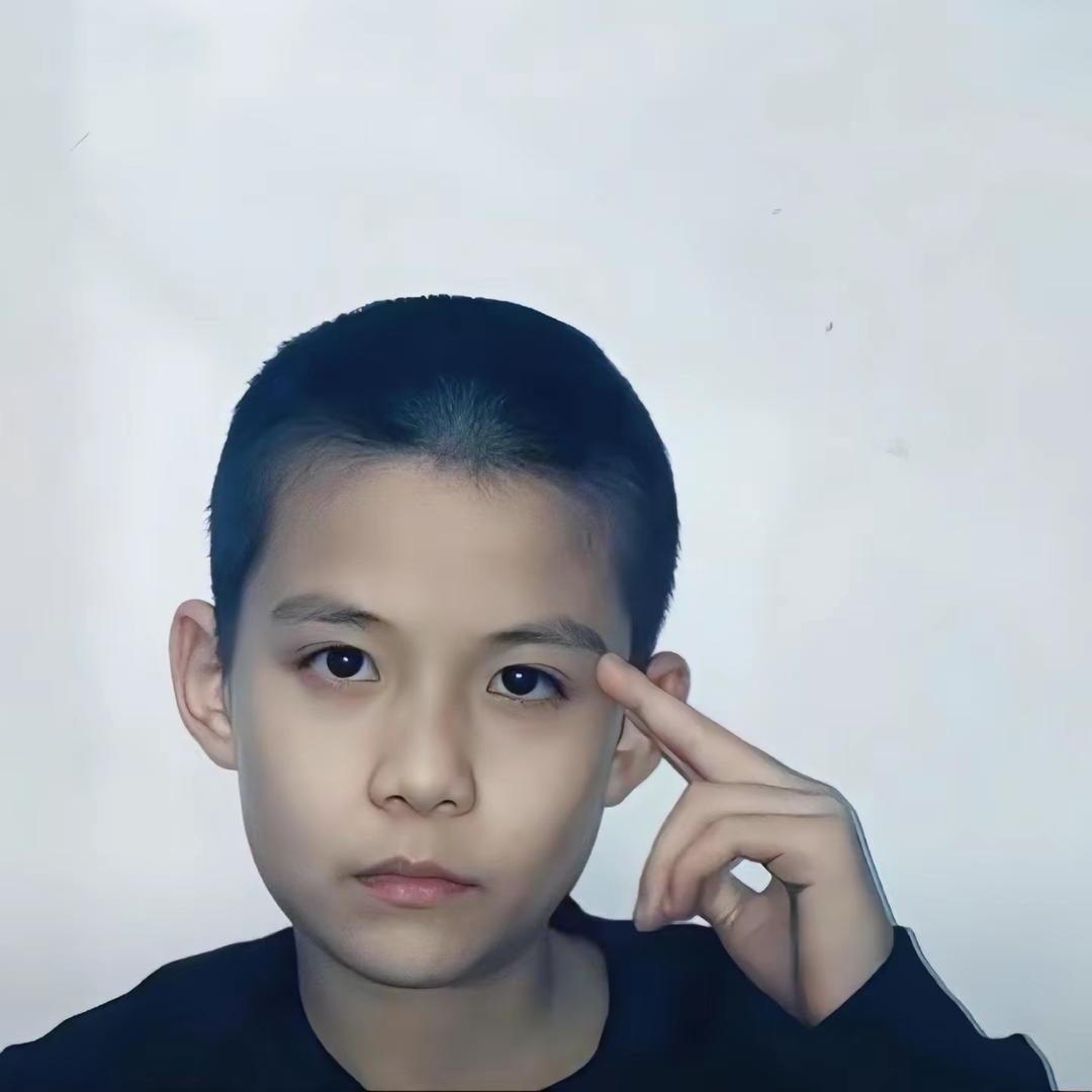 男孩.
