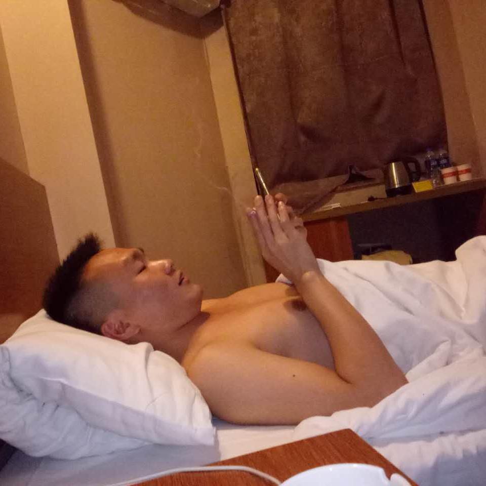 鑫阳( ´◔ ‸◔')