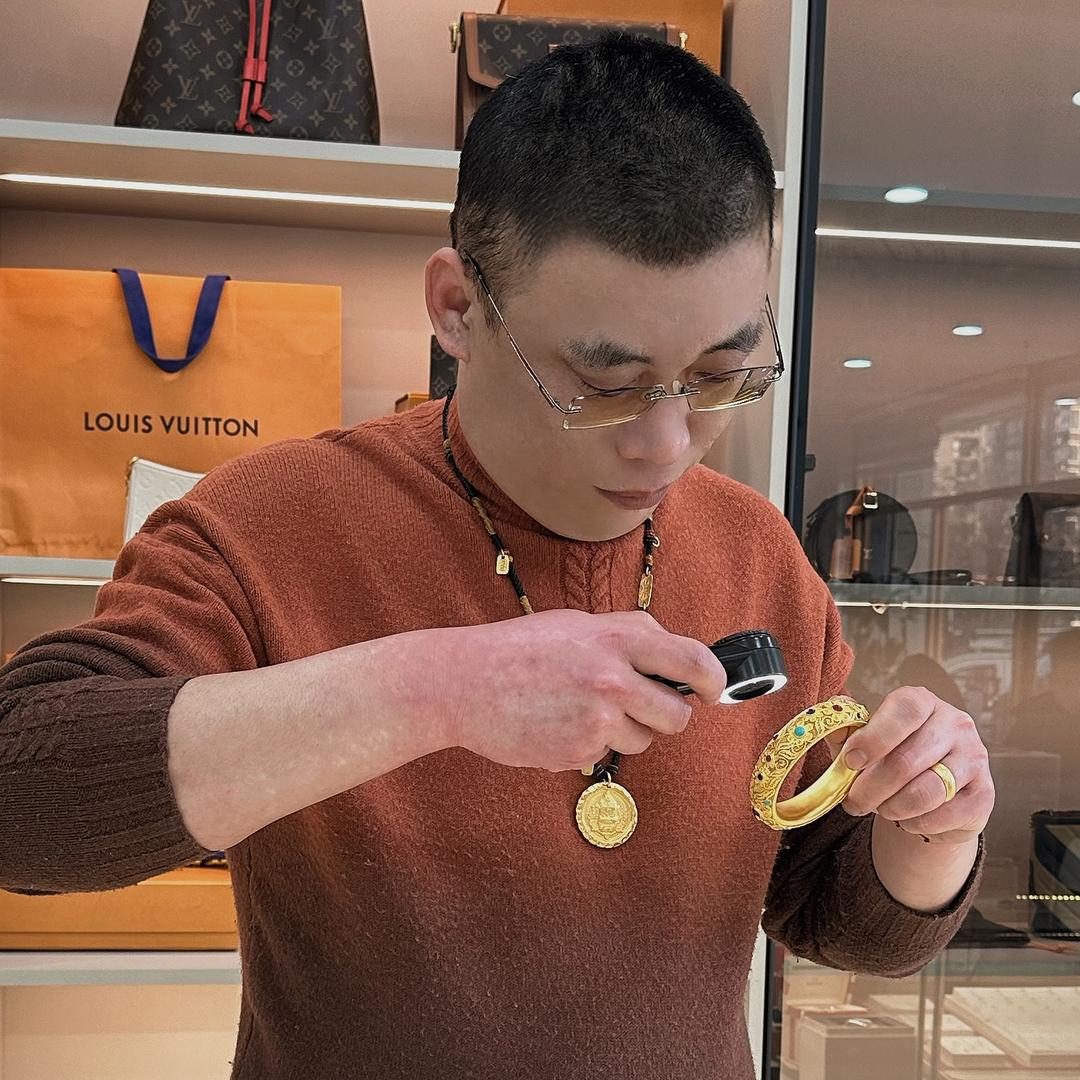 烟台依奢商贸黄金名品回收