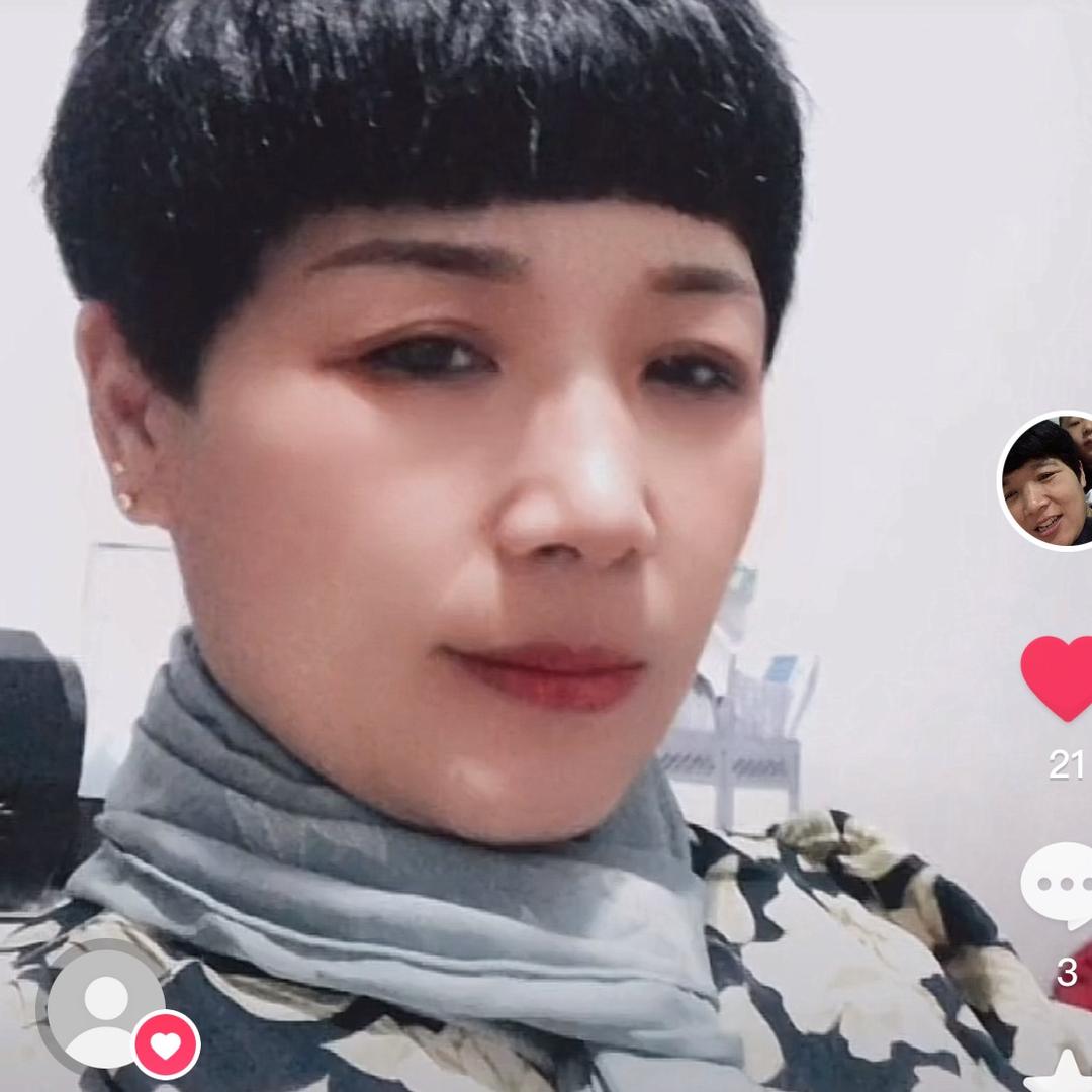 弘越服饰