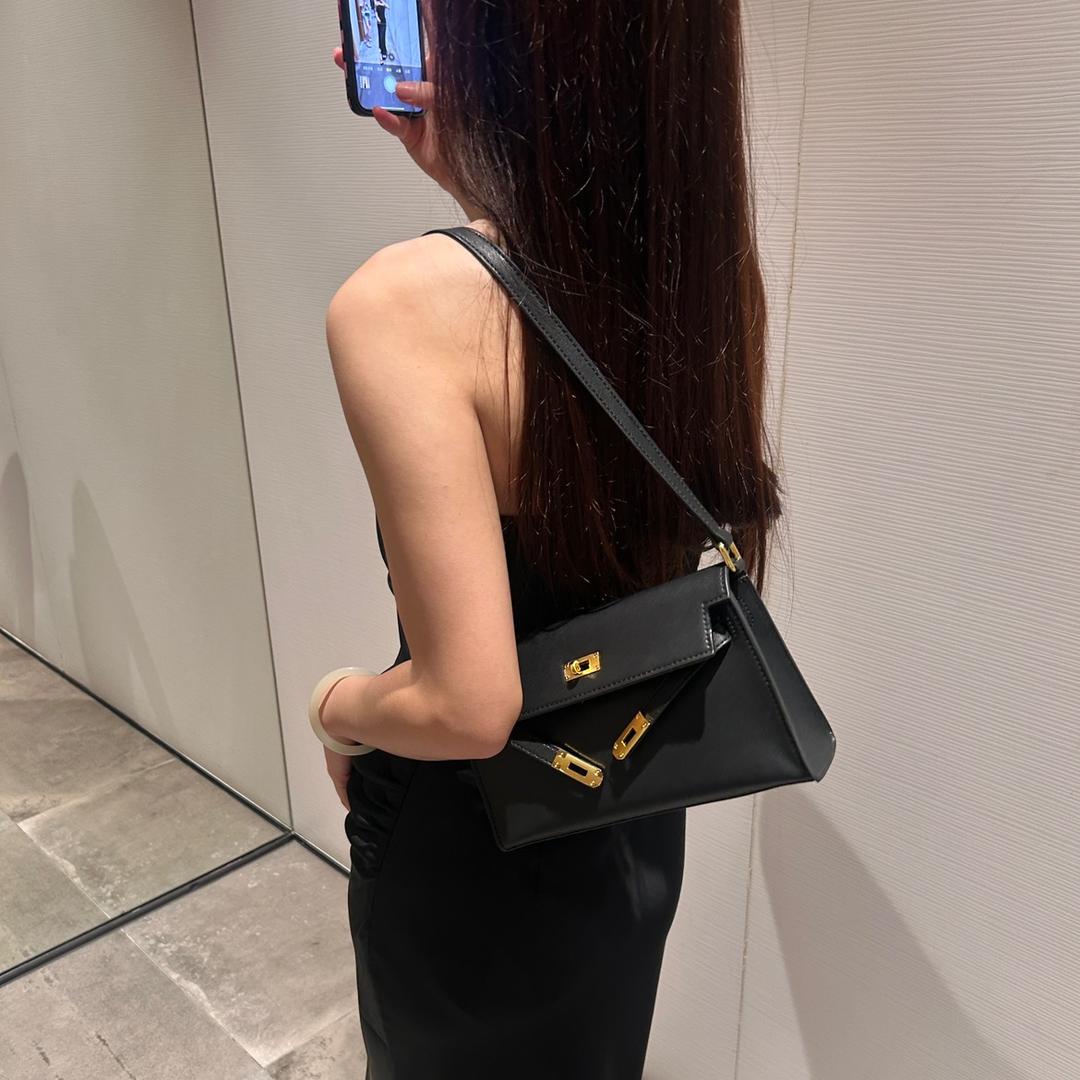 哆来咪的潮玩店
