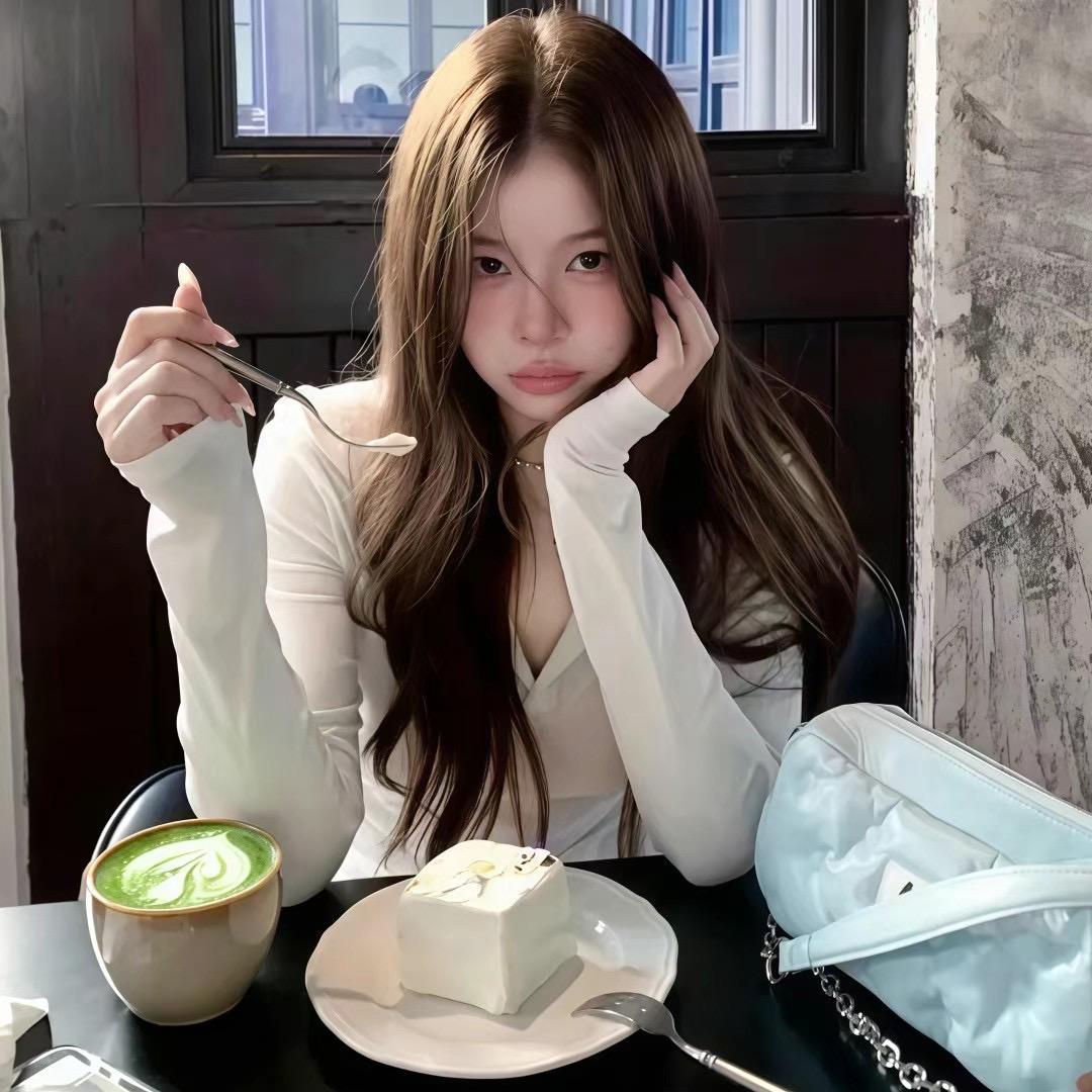 腼腆小美