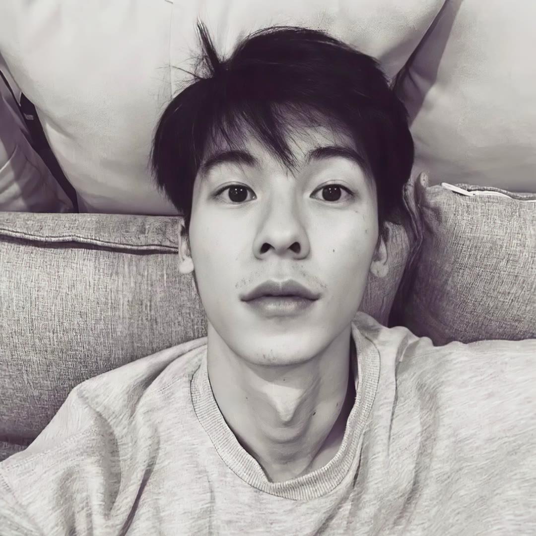 Mr.何