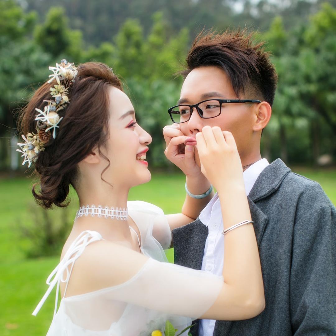 嘻嘻和他的饲养员