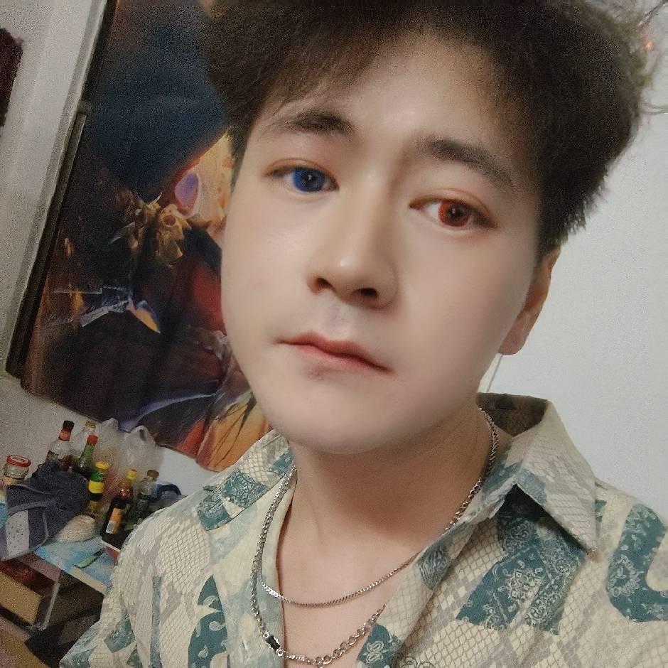 创业98年摆摊哥
