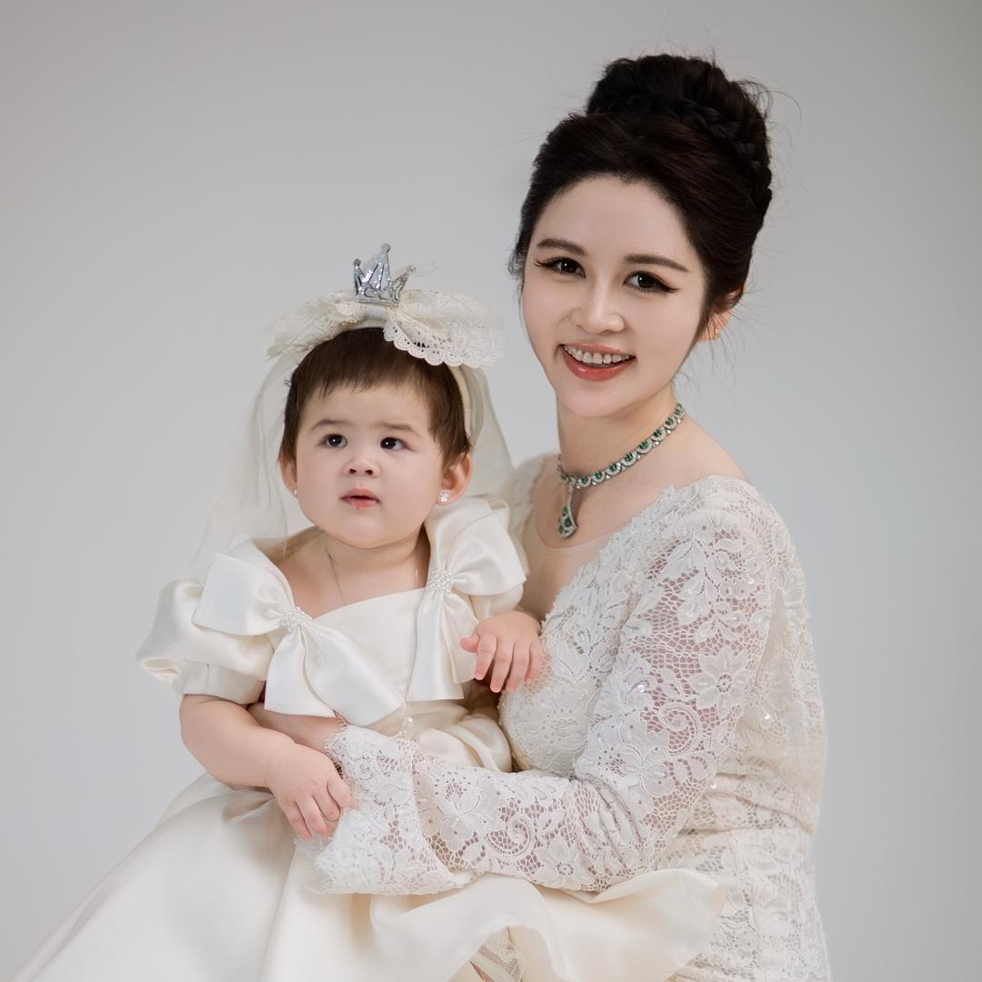 👑盈公主👑不直播，休假了……