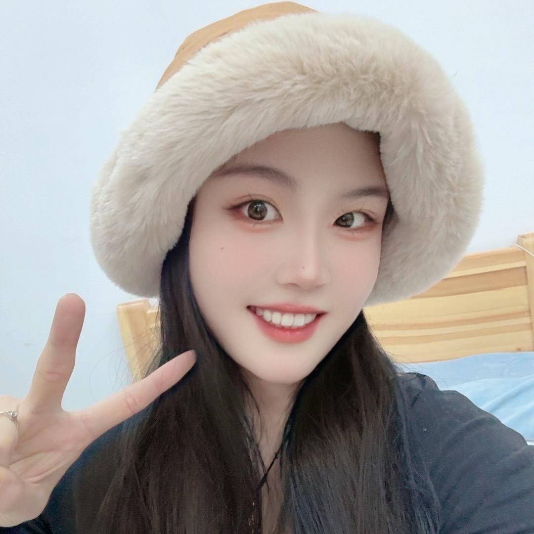 𝓛𝓾𝓬𝓴𝔂 ๑҉裴