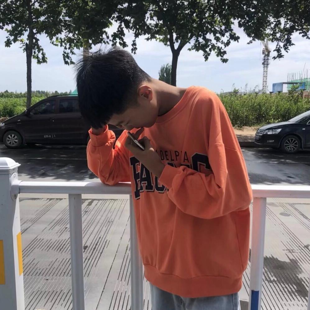  罗初文