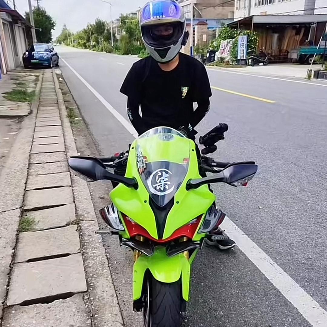 小王爺🏍️不压弯🚲