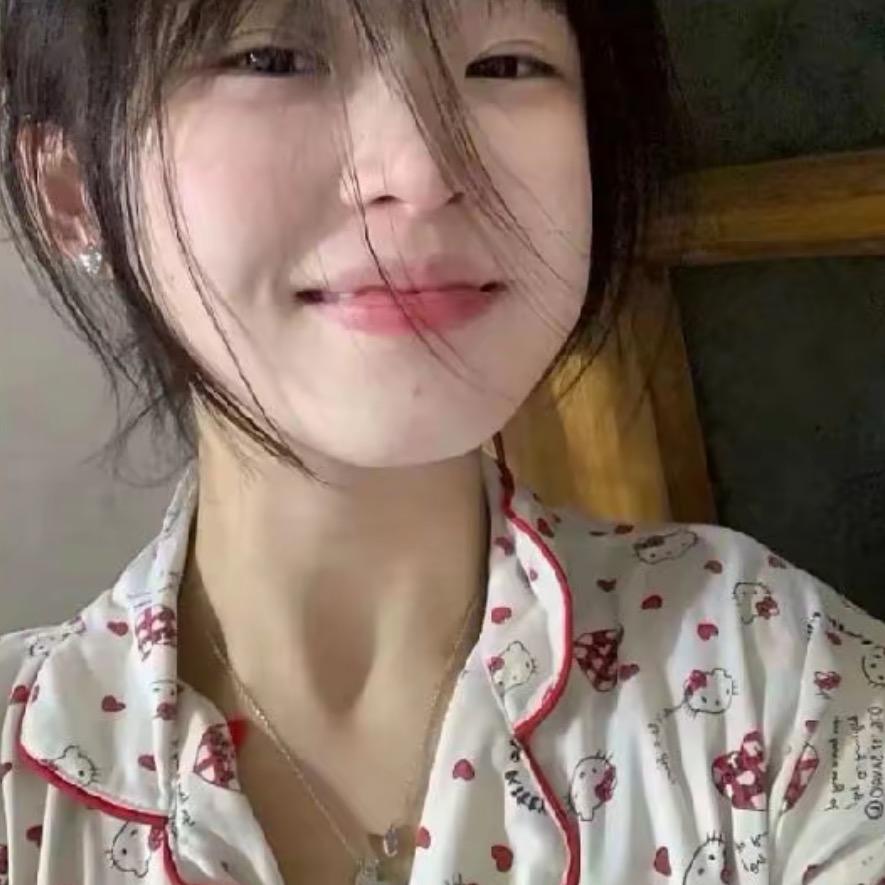 紧紧相拥😘