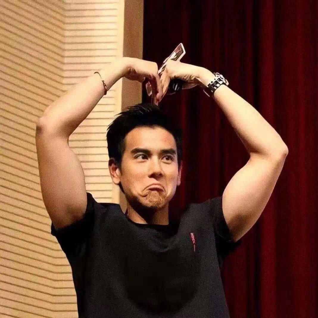 叫我小王就好：）