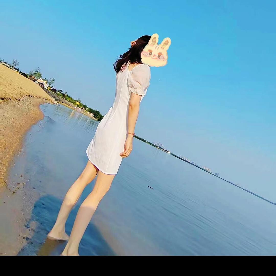 周周.