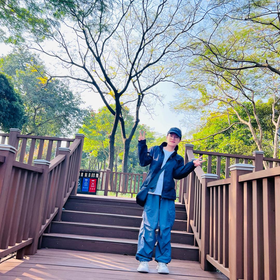 只大头虾啊头像