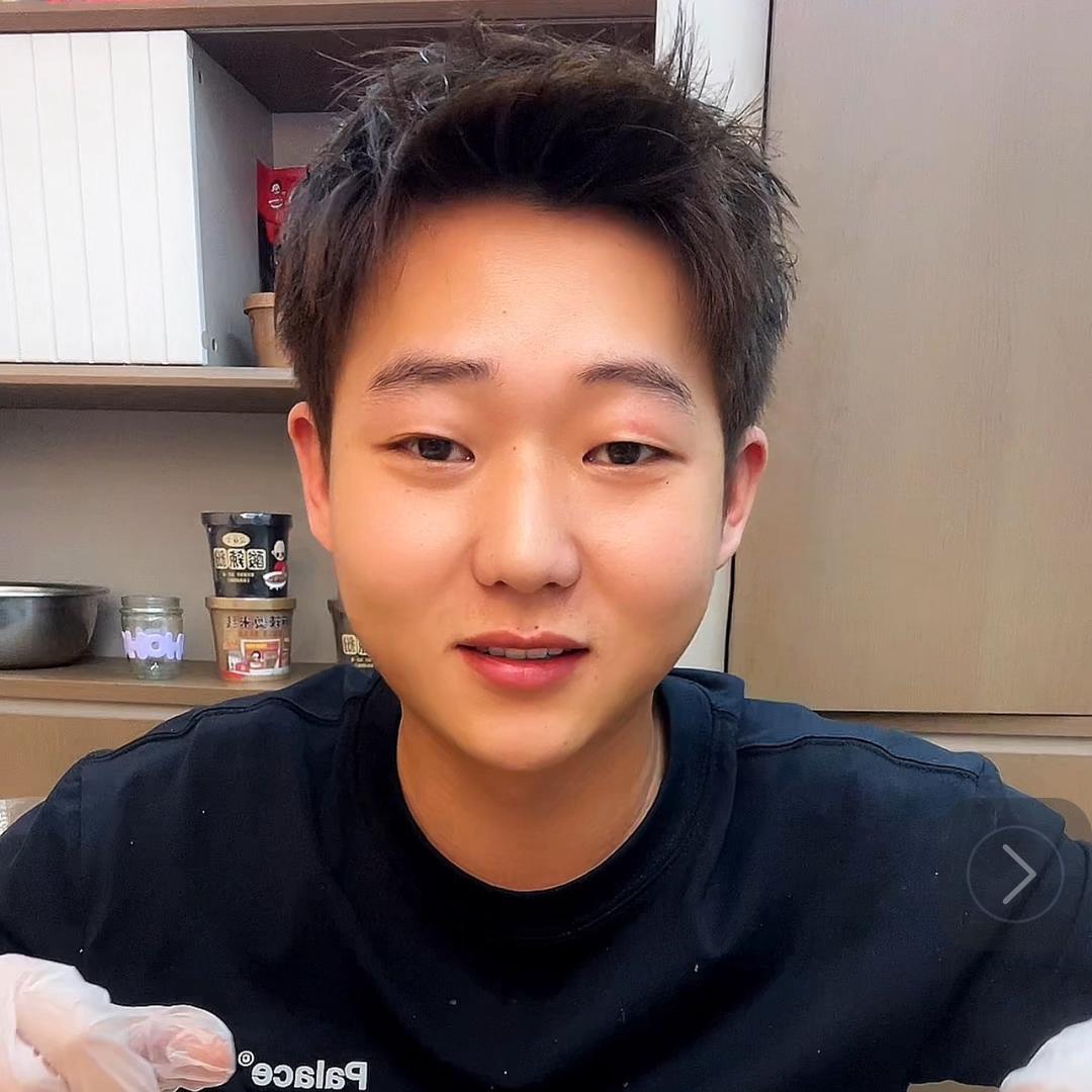 欧巴爱美食（李格子）