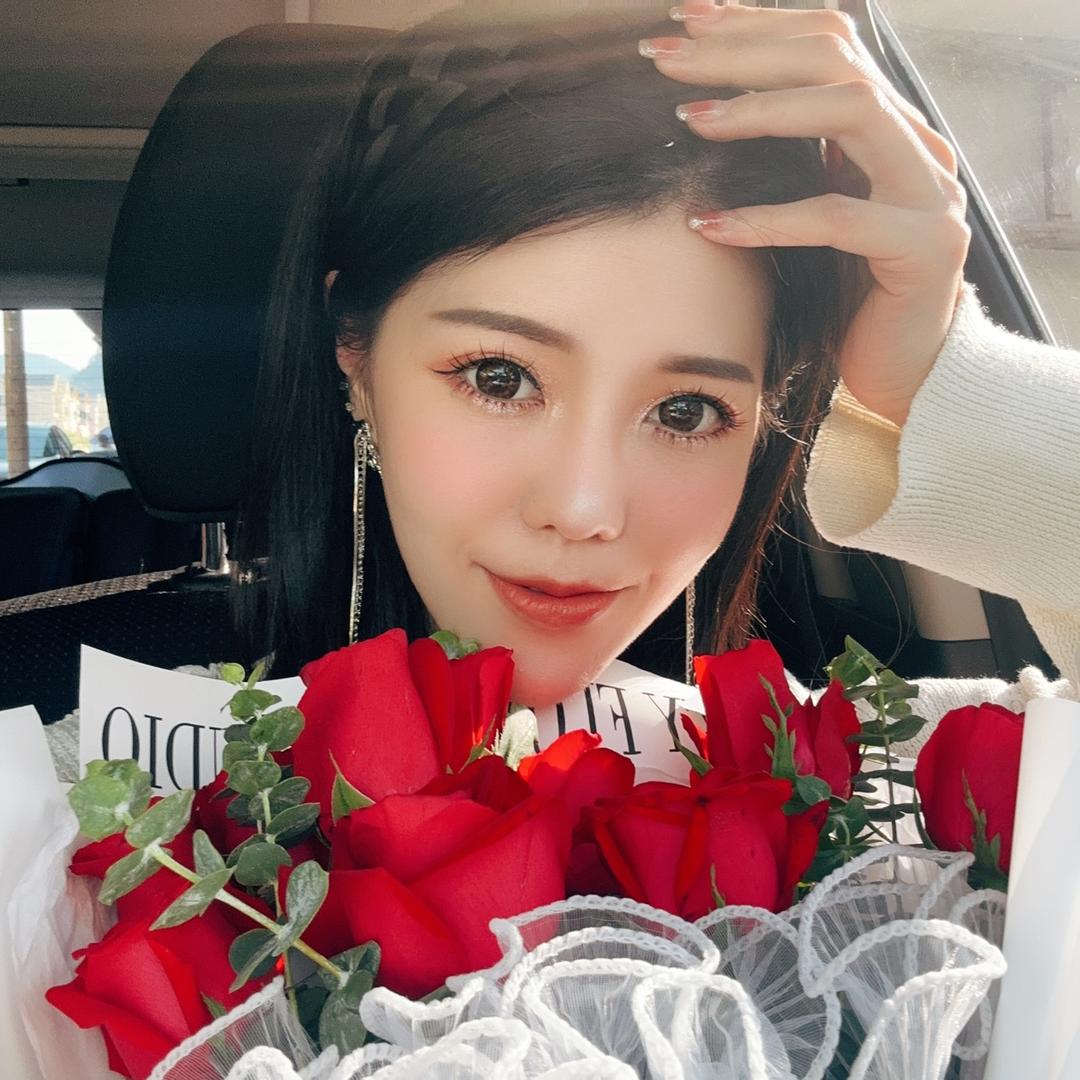 李雪妍Chloe